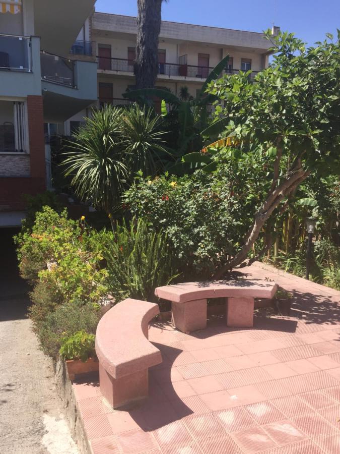 Le Zagare Apartments Sant'Alessio Siculo Exterior photo