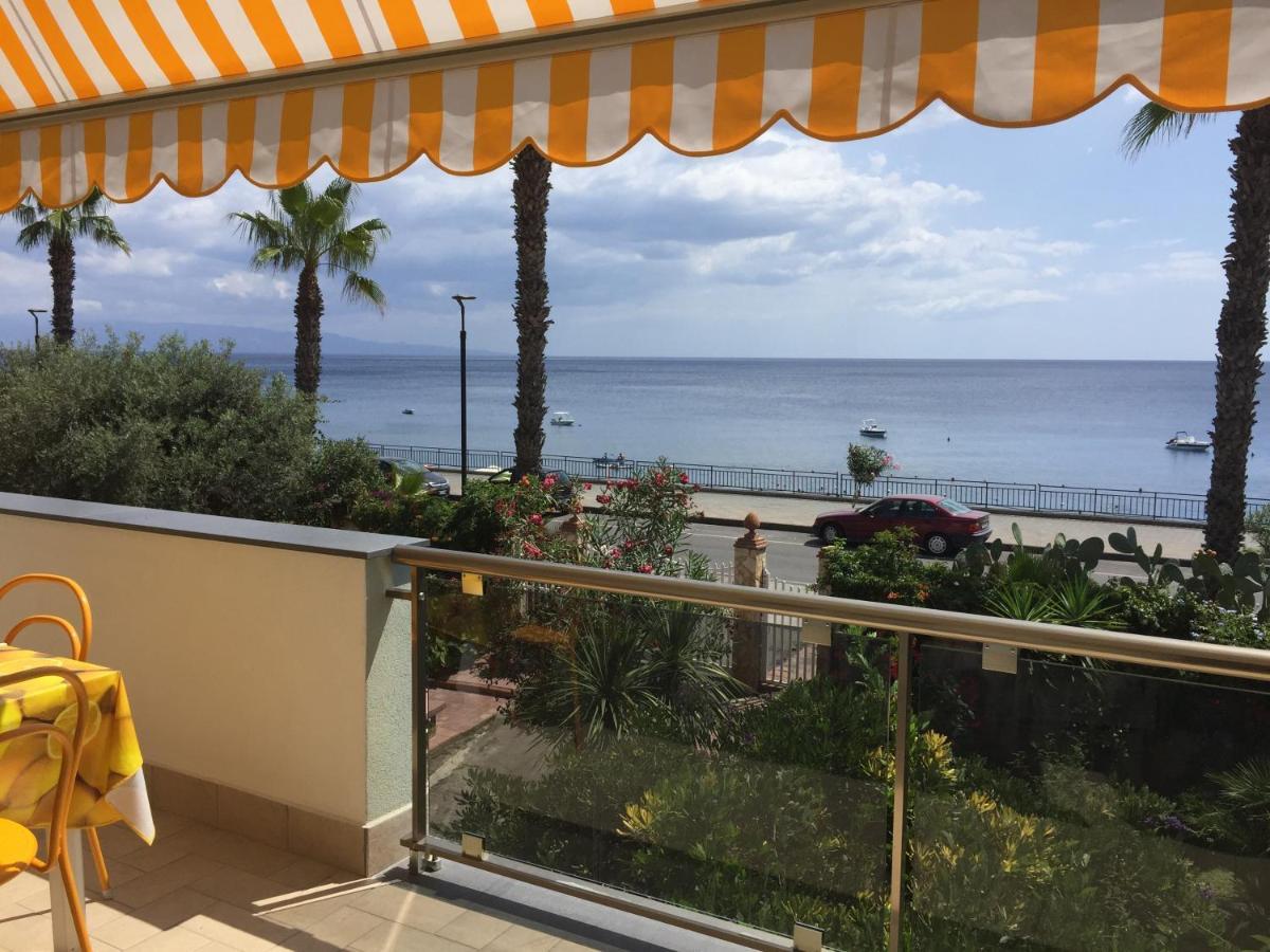 Le Zagare Apartments Sant'Alessio Siculo Exterior photo